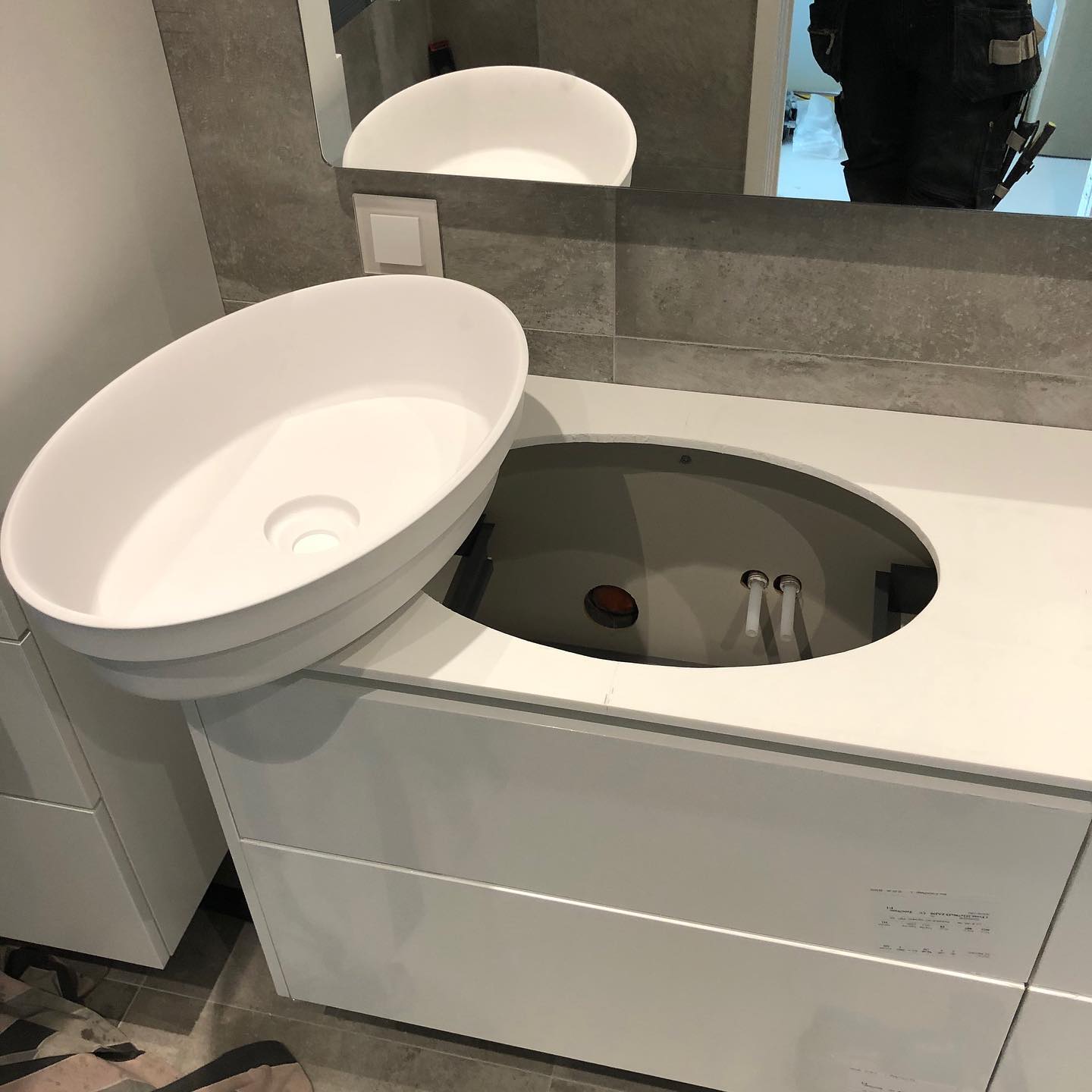 Ebenisten_Corian_tvättställ
